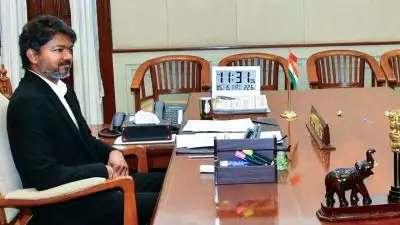 ബ്രിട്ടീഷ് കാലത്തെ 'വിഐപി സംസ്കാരം' വേണ്ട; തന്റെ ഓഫീസ് കസേരയിലെ വെള്ള ടവൽ നീക്കം ചെയ്ത് മുഖ്യമന്ത്രി ജോസഫ് വിജയ്