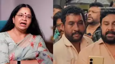 'മരണ വീട്ടിൽ വരുന്നത് തന്നെ സെൽഫി എടുക്കാനായിട്ട്, ഇങ്ങനെ കുറെയെണ്ണം'; ഭാഗ്യലക്ഷ്മി