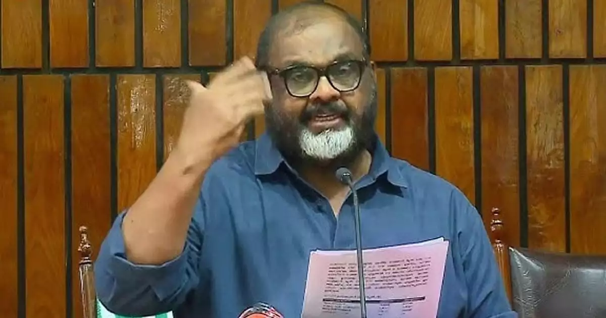 'പ്രിയദർശിനി ബസിൽ ടിക്കറ്റിന് പണം തരാൻ യാത്രക്കാരി തയാറായാലും വാങ്ങില്ല, അത് പലവിധ ബുദ്ധിമുട്ടുകൾ ഉണ്ടാക്കും'; മന്ത്രി സിപി ജോൺ