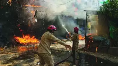 ഡൽഹിയിൽ വീണ്ടും തീപിടുത്തം; മൂന്ന് പേർക്ക് ജീവൻ നഷ്ടമായി, ദുരന്തമുണ്ടായത് ഇന്ന് പുലർച്ചെയോടെ