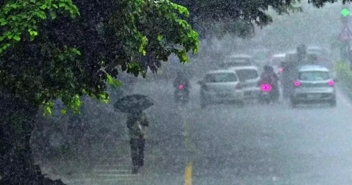 കാലവർഷം ഉടൻ എത്തും; സംസ്ഥാനത്ത് അതിശക്തമായ മഴക്ക് സാധ്യതയെന്ന് കാലാവസ്ഥ വകുപ്പ്, എല്ലാ ജില്ലകളിലും മുന്നറിയിപ്പ് നൽകി