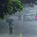 കാലവർഷം ഉടൻ എത്തും; സംസ്ഥാനത്ത് അതിശക്തമായ മഴക്ക് സാധ്യതയെന്ന് കാലാവസ്ഥ വകുപ്പ്, എല്ലാ ജില്ലകളിലും മുന്നറിയിപ്പ് നൽകി