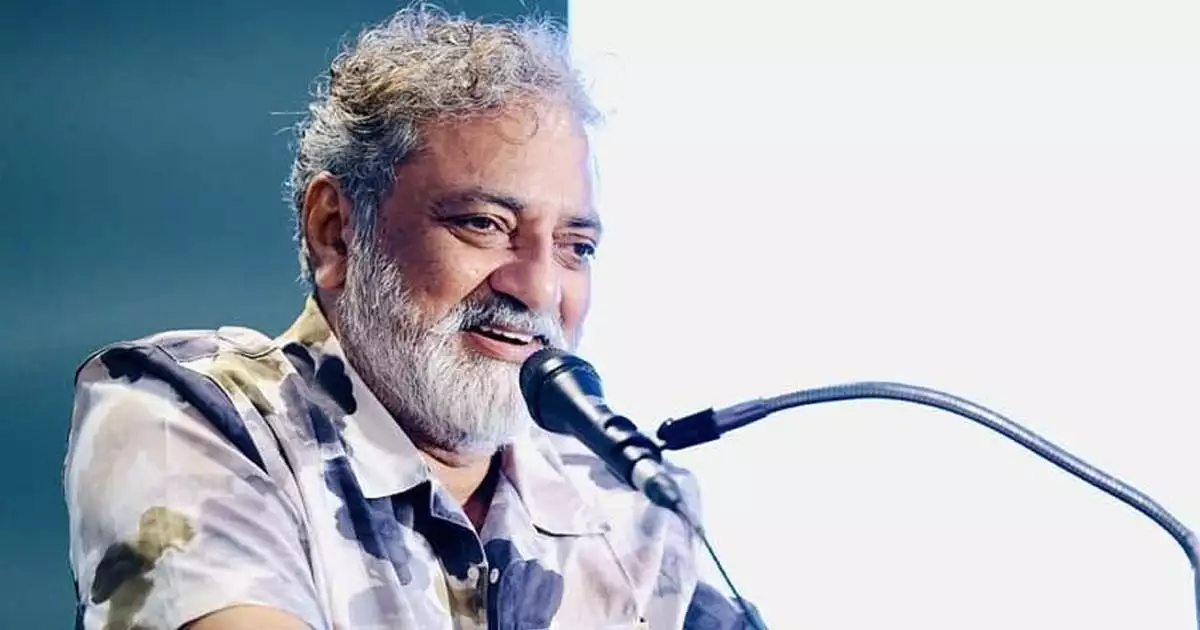 'കാരണഭൂതൻ പുച്ഛിച്ചാലും സഖാത്തികൾ ബഹിഷ്കരിച്ചാലും 'പ്രിയദർശിനി' ലക്ഷ്യം കാണുകതന്നെ ചെയ്യും, വാഗ്ദാനങ്ങൾ നടപ്പിലാക്കാനുള്ളതാണ്'; ജോയ് മാത്യു