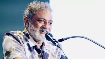 'കാരണഭൂതൻ പുച്ഛിച്ചാലും സഖാത്തികൾ ബഹിഷ്കരിച്ചാലും 'പ്രിയദർശിനി' ലക്ഷ്യം കാണുകതന്നെ ചെയ്യും, വാഗ്ദാനങ്ങൾ നടപ്പിലാക്കാനുള്ളതാണ്'; ജോയ് മാത്യു