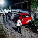 കൊച്ചിയിൽ കമന്റടിച്ചത് ചോദ്യം ചെയ്ത പെൺകുട്ടികൾക്ക് നേരെ ആക്രമണം, നിലത്തിട്ട് നെഞ്ചിൽ ചവിട്ടി, ക്രൂരമായി മർദിച്ചു; സിസിടിവി ദൃശ്യങ്ങൾ പുറത്ത്