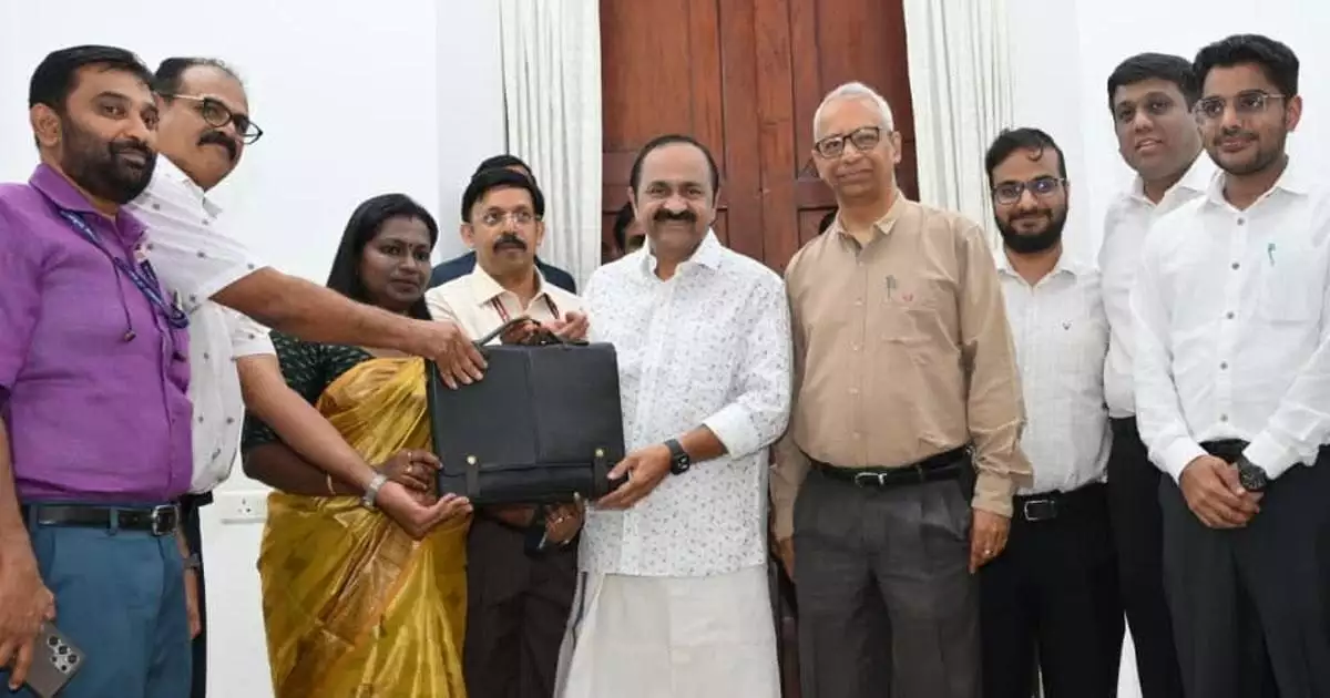 യുഡിഎഫ് സര്ക്കാരിന്റെ ആദ്യ ബജറ്റ്; പ്രതീക്ഷയോടെ കേരളം