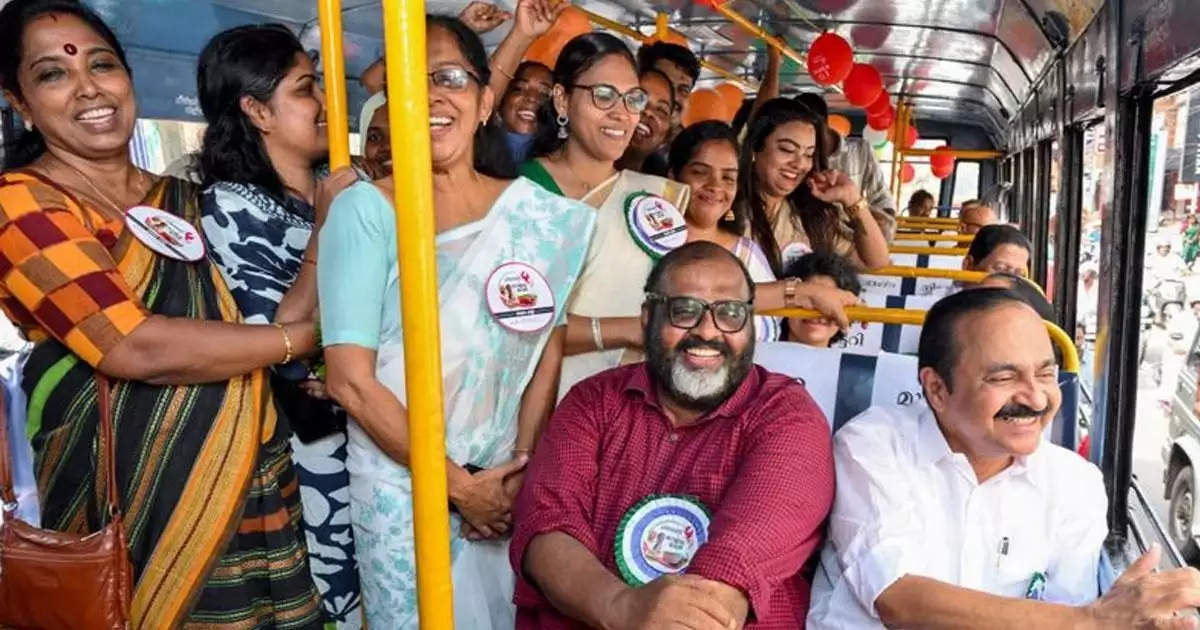 'പ്രിയദര്ശിനി' സൂപ്പർ ഹിറ്റ്; ഇന്നലെ സൗജന്യയാത്ര നടത്തിയത് 7,83,115 വനിതകള്, കുതിച്ചുയർന്ന് സ്ത്രീ യാത്രക്കാർ