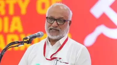 'സ്ഥാനാര്‍ത്ഥിത്വത്തില്‍ സ്വയം ഔചിത്യം പാലിക്കണമായിരുന്നു, പാര്‍ട്ടിയെ കടന്നാക്രമിക്കുന്നത് ഒഴിവാക്കാന്‍ നടപടി വേണമായിരുന്നു' എം വി ഗോവിന്ദന് പരോക്ഷവിമര്‍ശനവുമായി എം എ ബേബി