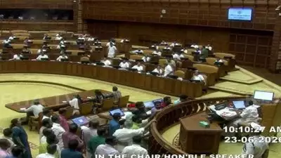 'തീർപ്പാക്കാത്ത ബാധ്യത മാത്രം 3511 കോടി, മുഖ്യമന്ത്രിയുടെ ദുരിതാശ്വാസ നിധിയിലും വകമാറ്റി; 2024 - 25 വർഷത്തെ സിഎജി റിപ്പോർട്ട് സഭയിൽ