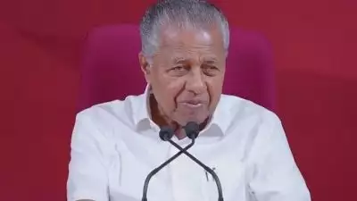 'ഇനി കണ്ണടയുടെ ആവശ്യമില്ല'; മാധ്യമപ്രവർത്തകരുടെ ചോദ്യത്തിന് മറുപടി നൽകി പിണറായി വിജയൻ
