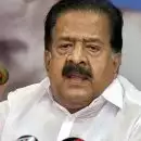 വിഷ പാമ്പുകളെ കൊത്തിച്ച് ലഹരി ഉപയോഗം; പറഞ്ഞത് വസ്തുതാപരമായി ശരിയല്ലെന്ന് രമേശ് ചെന്നിത്തല, ഡോക്ടറുടെ തിരുത്ത് സ്വീകരിക്കുന്നു