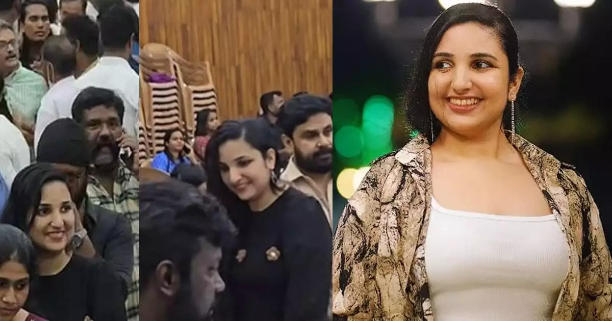 'മരണ സ്ഥലത്ത് പരിചയമുള്ള ആളുകളെ കണ്ടാൽ ചിരിച്ചാൽ മഹാ അപരാധം, ആരെങ്കിലും റേപ്പ് ചെയ്താലും കൊന്നാലും അതൊക്കെ മറച്ചു വെച്ച് നന്നായി അഭിനയിച്ചാൽ ഡബിൾ ഓക്കെ'; റിനി ആൻ ജോർജ്