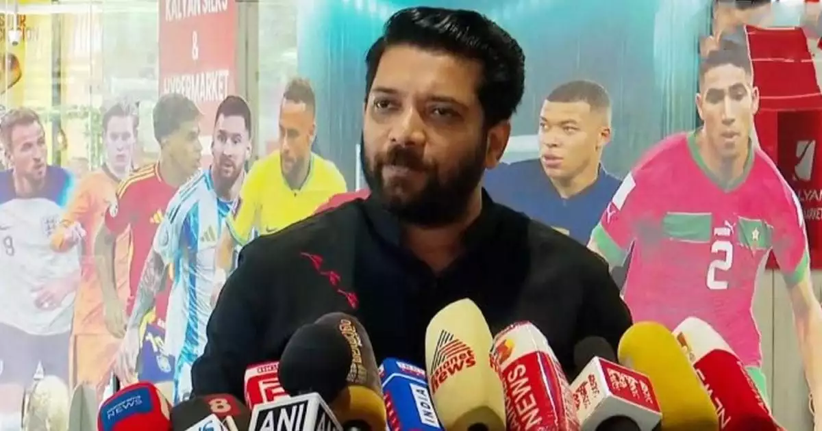 'ഫസലിനെ കൊന്നതിന് ശേഷമുള്ള തൂവാല എന്തിന് അമ്പലത്തിന് മുന്നിലിട്ടു എന്നതിന് ഉത്തരമില്ല, വടകരയുടെ മണ്ണില് വിഷം കലക്കാന് ശ്രമം നടന്നു'; കാഫിര് സ്ക്രീന് ഷോട്ട് കേസില് ഷാഫി പറമ്പില്