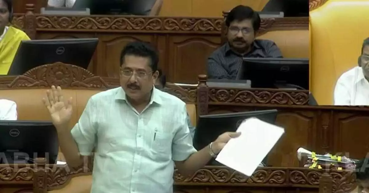 'കഴുത്തും കത്തിയും കൂടി കേന്ദ്രസർക്കാരിന് കൊടുത്തവരാണ് ഇടതുപക്ഷം, പിഎം ശ്രീ പദ്ധതിയിൽ എല്ലാം ചെയ്തത് മുൻ സർക്കാർ'; വിമർശിച്ച് മന്ത്രി എൻ ഷംസുദ്ദീൻ