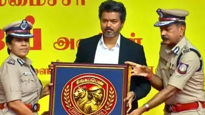 'തമിഴ്നാടിന് സിങ്കപ്പെണ്ണ്'; വാഗ്ദാനം ചെയ്‌ത 'സിങ്കപ്പെൺ ടാസ്‌ക് ഫോഴ്‌സിൻ്റെ' ഉദ്ഘാടനം നിർവഹിച്ച് വിജയ്, കുറ്റവാളികൾക്കെതിരെ കർശന നടപടി