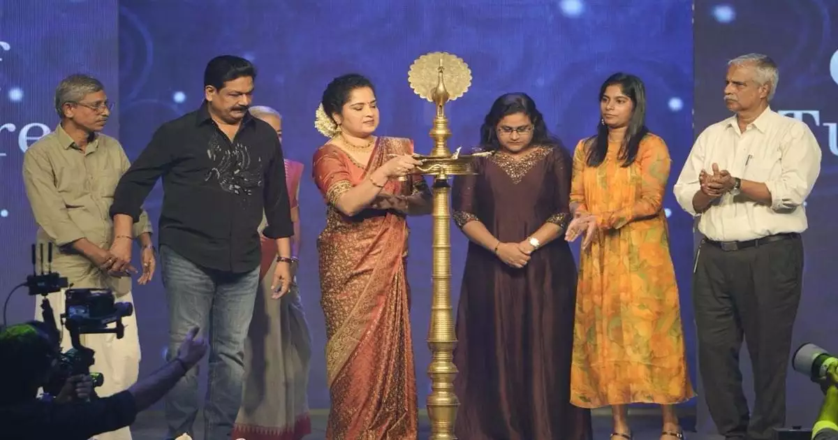 കേരളത്തിലെ മുന്നിര ഓണ്ലൈന് സാരി ഡെസ്റ്റിനേഷനാവാന് ഡിജിറ്റല് ലോകത്തേക്ക് ടുലൈന്; ഇ-കൊമേഴ്സ് പ്ലാറ്റ്ഫോമായ 'ടുലൈന്.ഇന്' ഉടന് ആരംഭിക്കും
