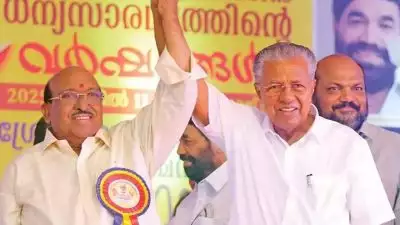 'തോൽവിയുടെ ഉത്തരവാദിത്വം പിണറായി വിജയന് മാത്രമല്ല, പിണറായിയെ ക്രൂശിക്കുന്നത് നീതികേടാണ്'; സിപിഐഎം ആത്മ പരിശോധന നടത്തണമെന്ന് വെള്ളാപ്പള്ളി നടേശൻ